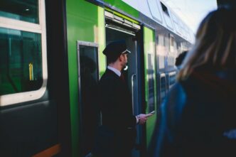 pexels photo 4124927 Treni cancellati sulla Gela-Siracusa: lavori in corso per migliorare sicurezza ed efficienza 